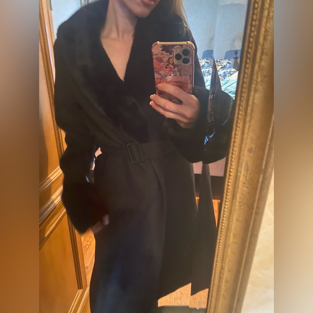 Francesca’s faux fur winter jacket ❄️